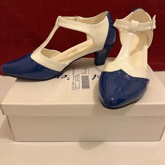 Angel Steps Layla T-Strap, Royal Blue/White Patent shoes; Size 7.5 Medium - Picture 3 of 12